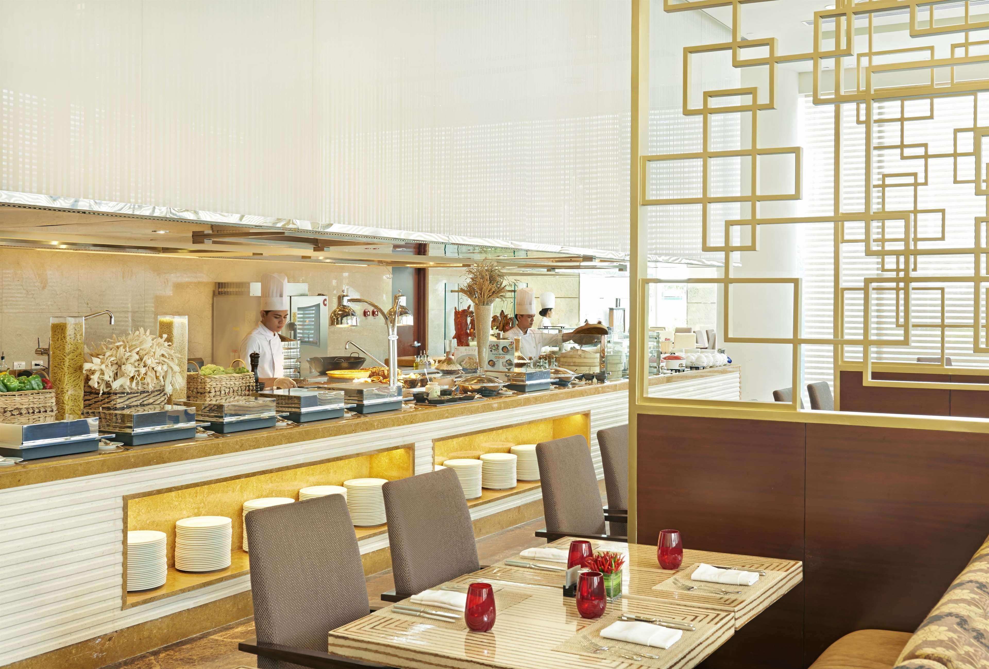 Fairmont Makati Hotel Makati City Exterior foto The restaurant