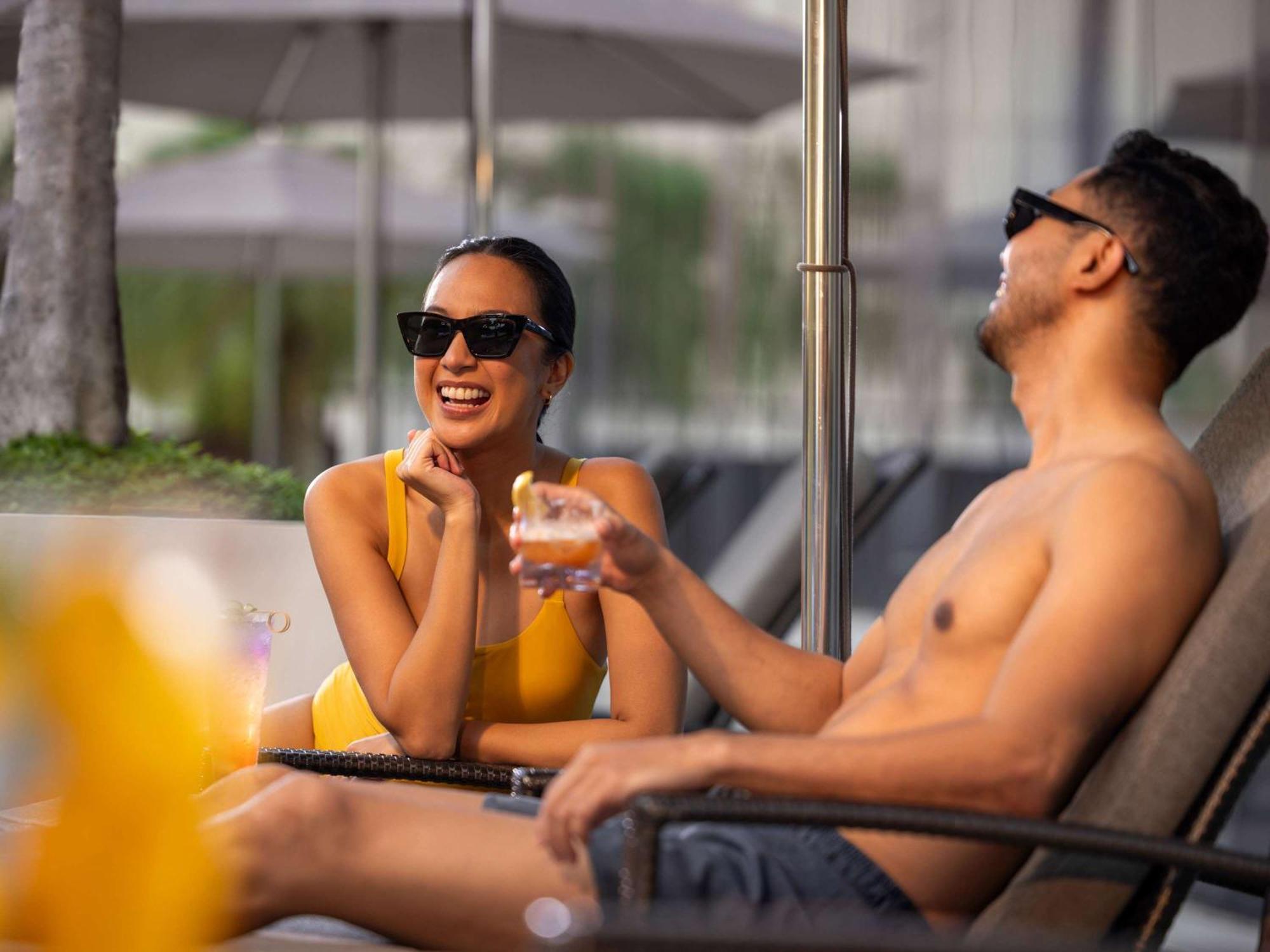 Fairmont Makati Hotel Makati City Exterior foto The Beach Club at The Standard, East Village